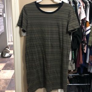 Stripped open back cotton dress